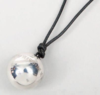 HERMES Paris
Pendentif 