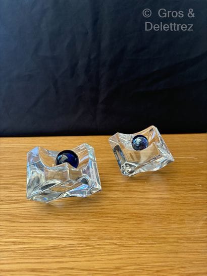 DAUM FRANCE
Bille bleue
Suite de deux cendriers...