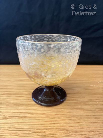 Charles SCHNEIDER (1881-1953)
Coupe sur piédouche...
