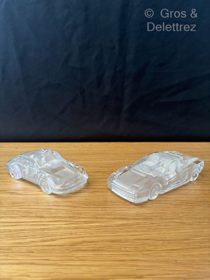 Travail moderne 
Ferrari Testarossa 
Porsche...
