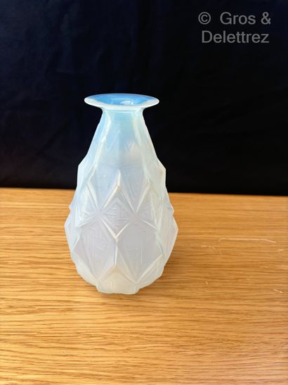 SABINO
Losange
Vase piriforme à col ourlé...