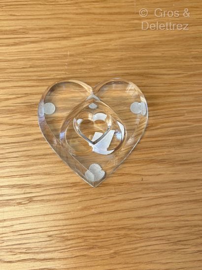 BACCARAT
Cœur
Presse-papier en cristal. 
Signé
H:...