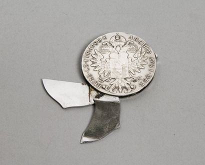 HERMES Paris
*Pièce en argent à l'effigie...