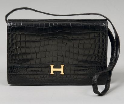 HERMÈS Paris made in France
*Pochette en...