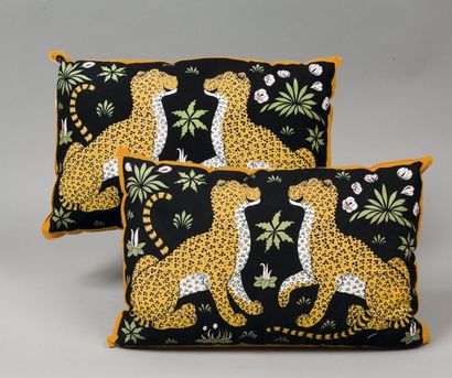 HERMES Paris
*Ensemble de quatre coussins...
