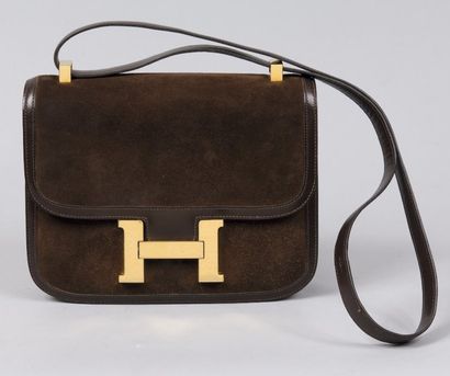 HERMES Paris
*Sac « Constance « en daim et...