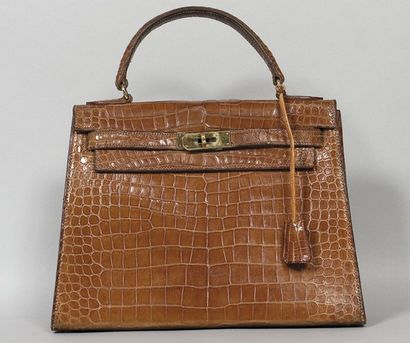 HERMES Paris
*Sac «Kelly» 29 cm en crocodile...