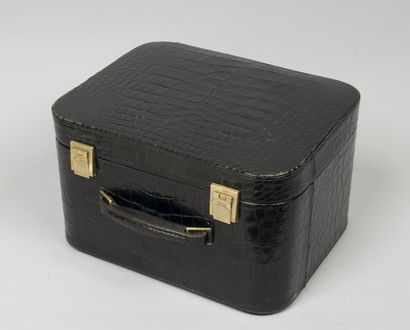 HERMES Paris
*Vanity en crocodile noir, attaches...