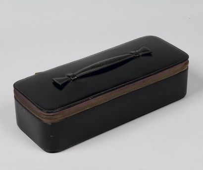 HERMES Paris
*Coffret à bijoux en cuir noir,...