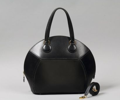 HERMÈS Paris made in France
*Sac en box noir,...