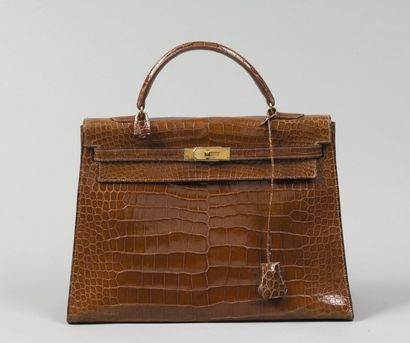 HERMES Paris
*Sac « Kelly « 36 cm en crocodile...