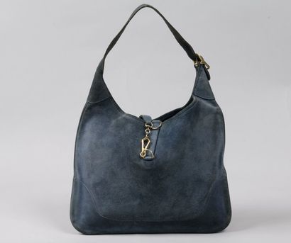 HERMES Paris
*Sac « Trim « en daim bleu,...