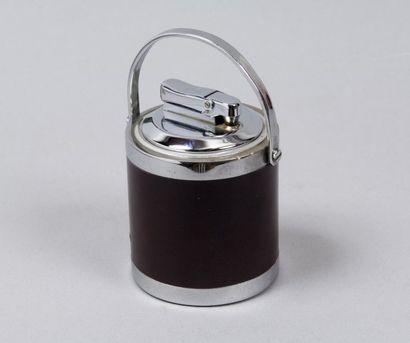 HERMES Paris
*Briquet de table à gaz, en...