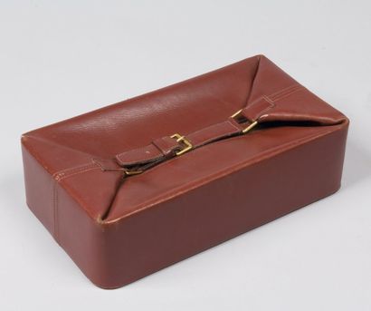 HERMES Paris
*Trousse de toilette en box...