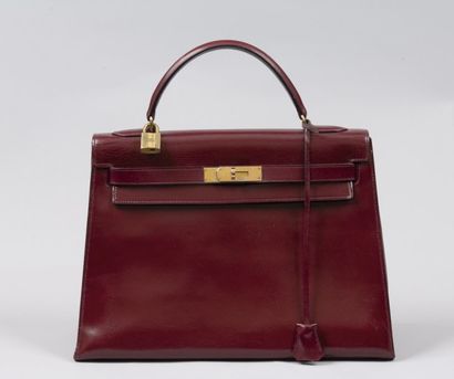 HERMES Paris
*Sac «Kelly « 32 cm en cuir...