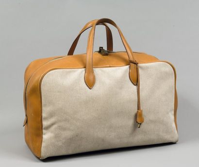 HERMES Paris
*Sac de voyage (Plume), 59 cm....