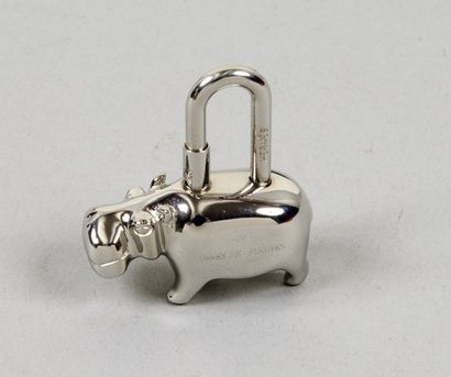 HERMES Paris
*Porte clef «Année des fleurs»...