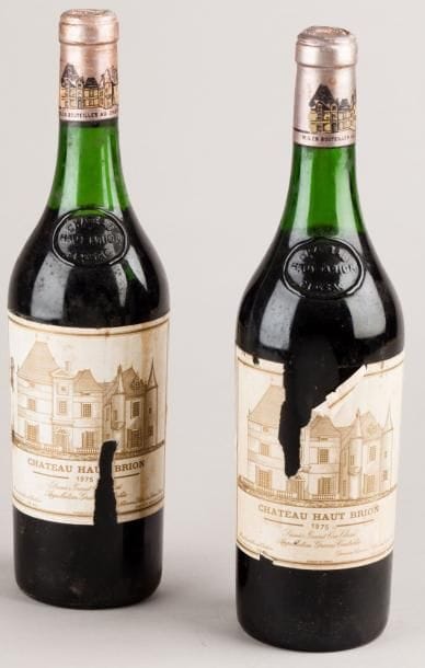 2 Bouteilles CH. HAUT-BRION, 1° cru Pessac-Léognan...