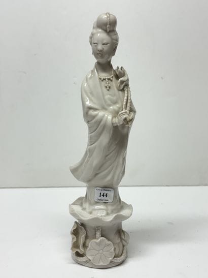 Chine, fin du XXe siècle 
Sujet en porcelaine...