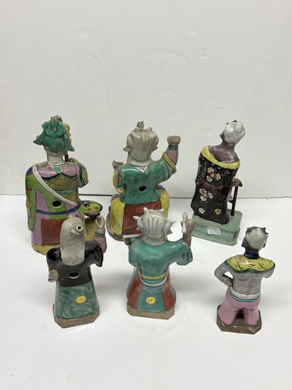 China, 19th century 
Set of six polychrome...