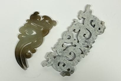 Chine, XXe siècle
Deux pendentifs, l’un en...