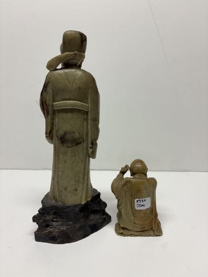 Chine, XXe
Deux statues en pierre de larre...