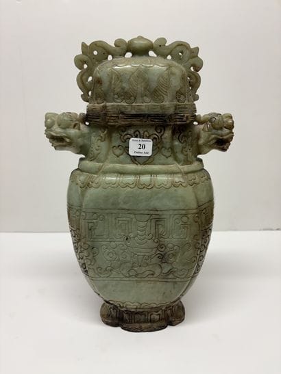 Chine, XXe siècle
Important vase balustre...