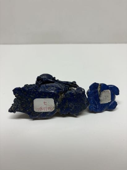 Chine, XXe
Deux groupes en lapis lazuli comprenant...