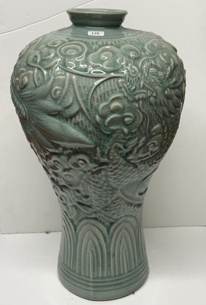 Chine, XXe
Grand vase meiping en porcelaine...