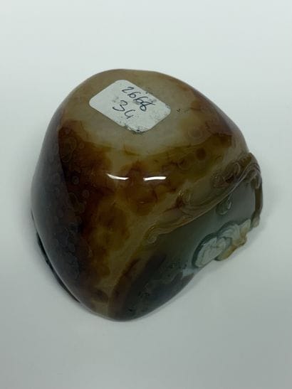 Chine 
Godet de lettré en agate marbré d’ocre,...