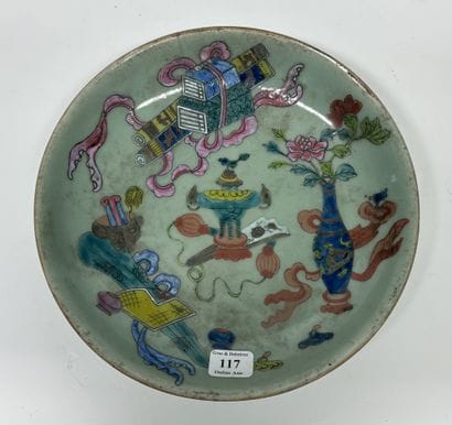 Chine, vers 1900
Assiette en porcelaine à...