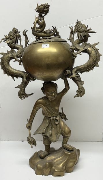Vietnam, vers 1900
Important brule parfum...