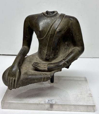 Burma, 19th century
Patinated bronze bust...