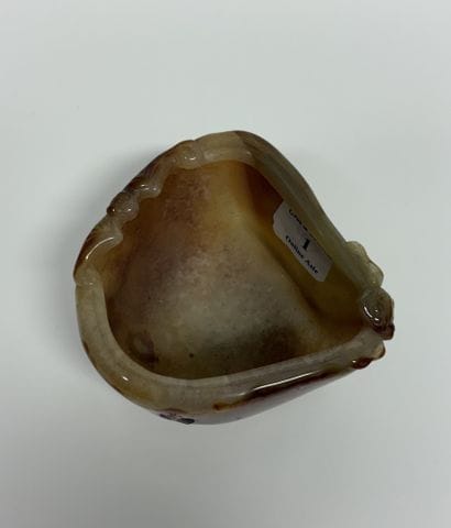 Chine 
Godet de lettré en agate marbré d’ocre,...