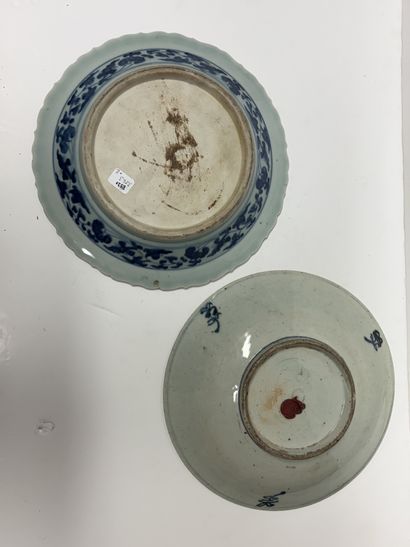 Chine et Chine du Sud, XXe
Deux plats en...