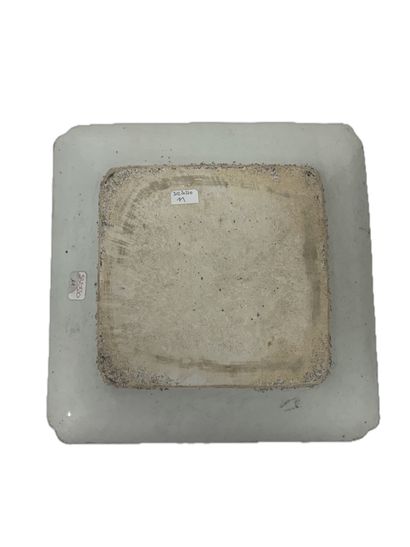 Chine, XVIIIe siècle. Plat de forme quadrangulaire...