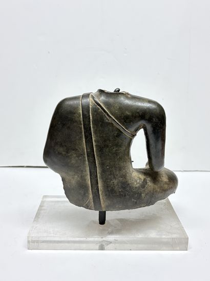 Burma, 19th century
Patinated bronze bust...