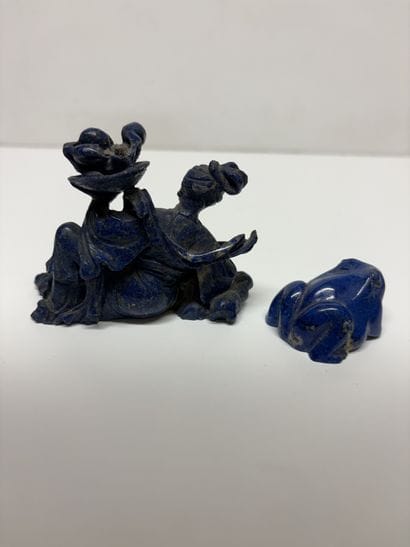 Chine, XXe
Deux groupes en lapis lazuli comprenant...