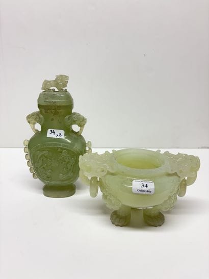 Chine, XXe siècle
Lot comprenant : un brûle-parfum...