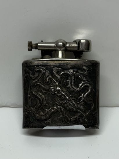 Vietnam, début XXe
Petit briquet à coque...