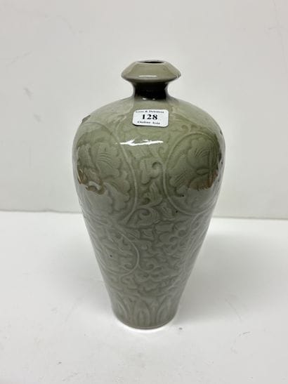 CHINE DU SUD. Vase de forme meiping en grès...