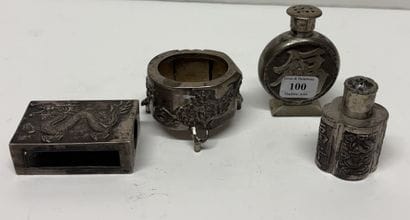 Ensemble de quatre objets en argent dont...
