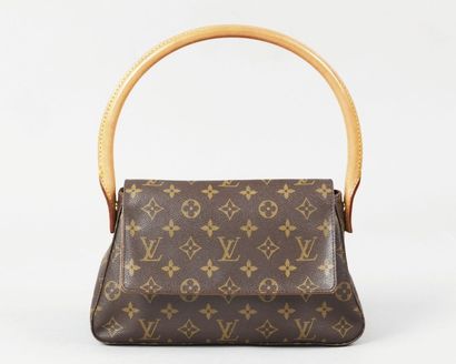 LOUIS VUITTON
Sac «Mini Looping» 28cm en...