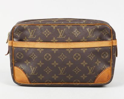 LOUIS VUITTON
Pochette «Compiègne» 27cm en...