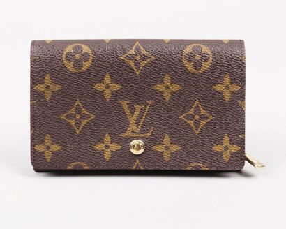 LOUIS VUITTON
Porte cartes, porte-monnaie...