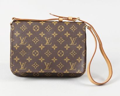 LOUIS VUITTON
Sac «Musette» 24cm en toile...