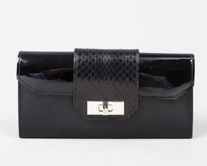 CARTIER
Lot composé d’une pochette et d’un...