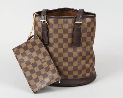 LOUIS VUITTON
Sac «Bucket» 23cm en toile...