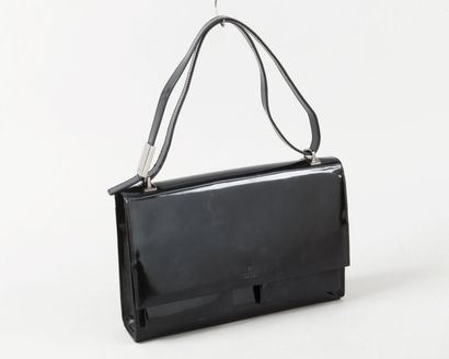 GUCCI
Sac 29cm en cuir vernis noir, fermeture...
