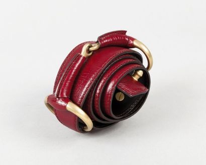 GUCCI
Ceinture en cuir vieilli rouge, rehaussée...